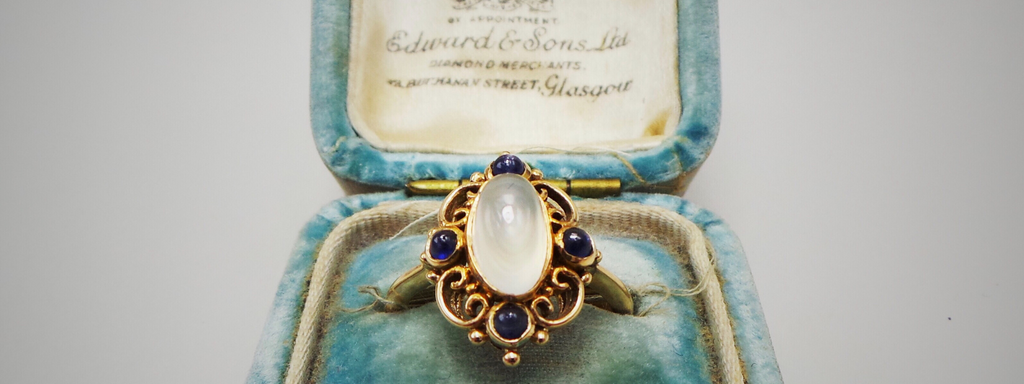 Our Vintage Jewellery Showcase