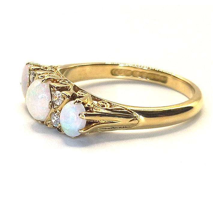 Pre-owned 18ct Gold Opal & Diamond Ring