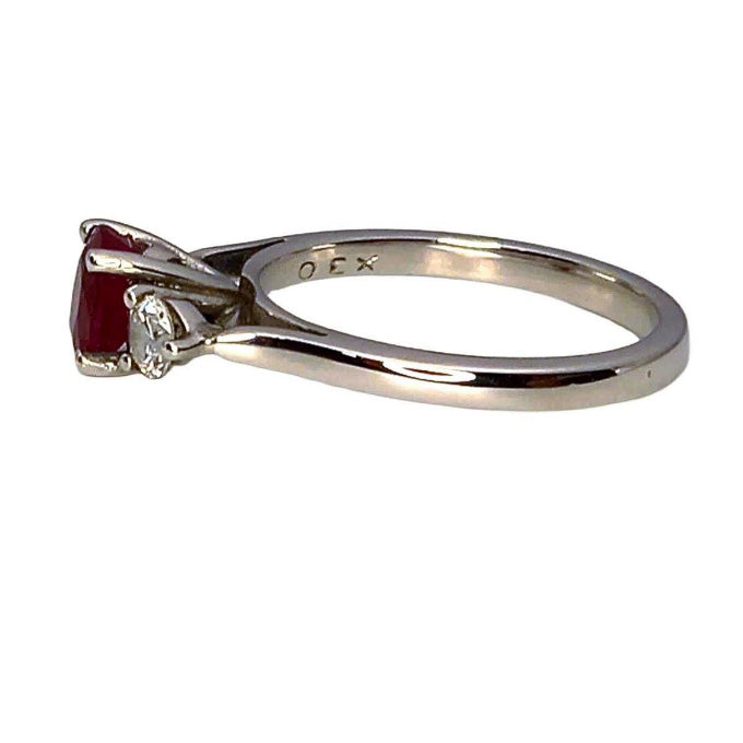 Pre-owned 18ct White gold Ruby & Diamond Ring