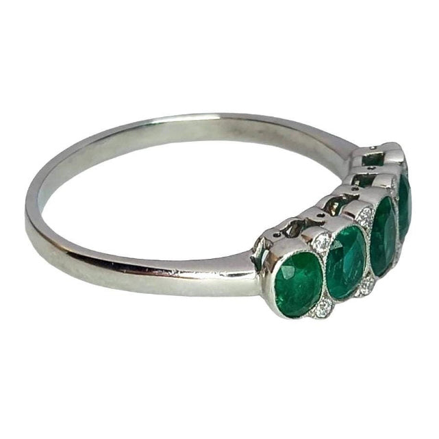 Pre-owned Emerald & Diamond Ring