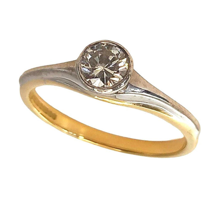Pre-owned 18ct Bi-coloured Gold Diamond Solitaire Ring