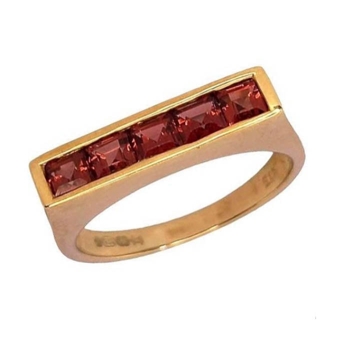 Pre-owned 9ct Gold Garnet Ring